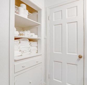 North Hi Mount House | Fort Worth Cottage l 2 Bed with King & Queen l Walking Distance Will Rogers