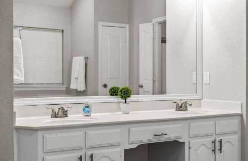 Fort Worth House | Fort Worth Single-Family Gem for long stays