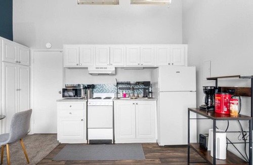 Haltom City Apartment | Fort Worth Studio5 – 10 Min to Downtown, Gym, Pets