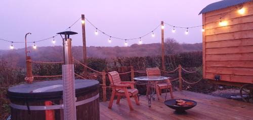 Chard House | Forton House Shepherd's Huts