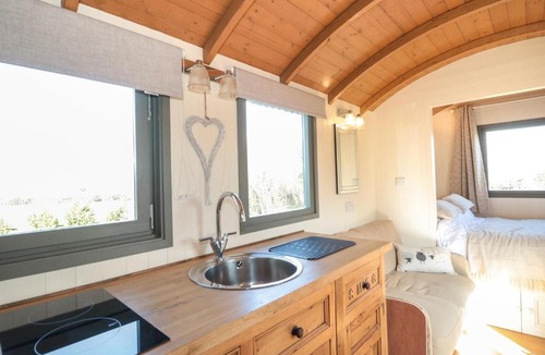 Chard House | Forton House Shepherds Hut 2