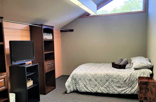 Argyle Apartment | Fortress in the Forest - upstairs apartment