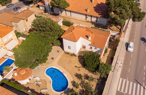Miami Platja Villa | FORTUNA villa, piscina privada y grán jardín