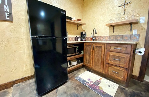 Lincoln Park Apartment | Fortunata Winery Casa Piccolo, Cozy 2 Queen Retreat