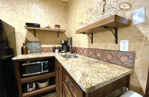 Lincoln Park Apartment | Fortunata Winery Casa Piccolo, Cozy 2 Queen Retreat