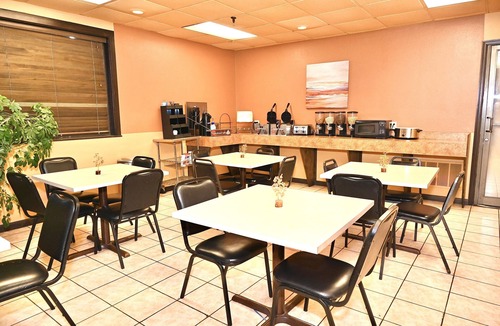Newport Hotel | Fortune Inn And Suites Newport