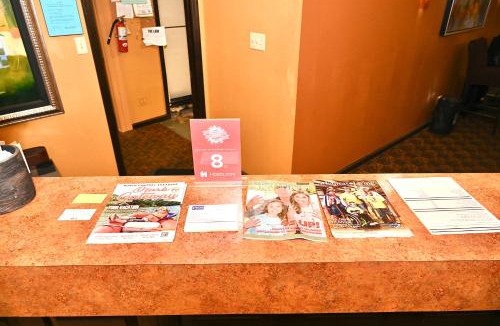 Newport Hotel | Fortune Inn & Suites