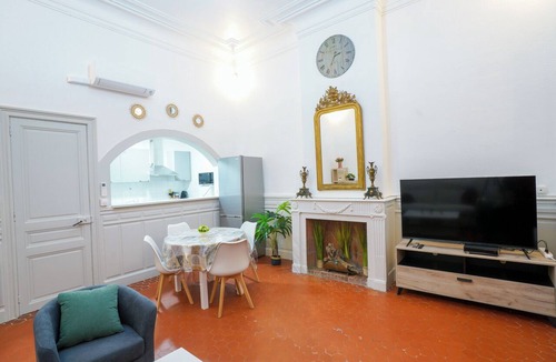 Cite Apartment | Forum-La gare apartment, T2 50 m2, air-conditioned, garage, courtyard 80m2