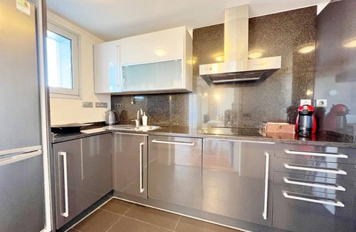 Sant Adria de Besos Apartment | Forum Playa and Pool Barcelona