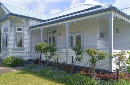 Hawera Bed & Breakfast | Fossil Coast B&B