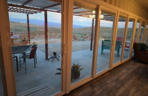 Terlingua House | Fossil Knob Ridge -Chisos: Ultra-Modern Container Home