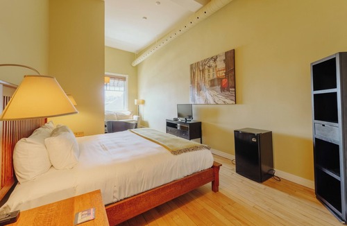 Stratford Hotel | Foster's Inn