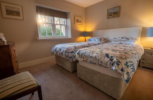 Evanton House | Foulis Castle Gate Lodge