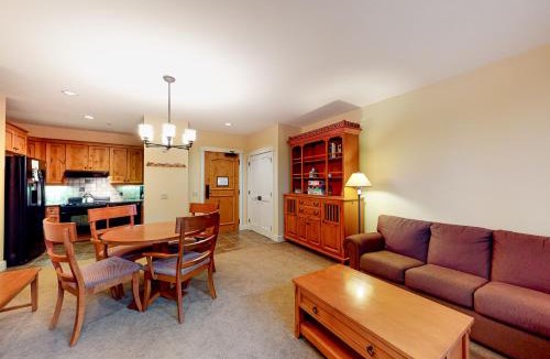 Stratton Mountain Apartment | Founders Lodge 209