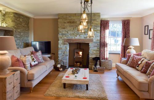 Eglwyswrw House | Fountain Hill