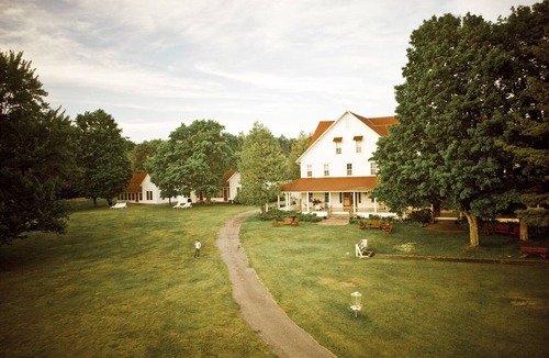 Lake Leelanau Resort | Fountain Point - Cottage 7