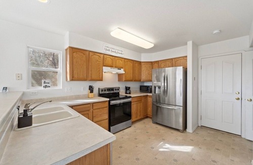 Fountain House | Fountain's Peaceful Home- 3BR