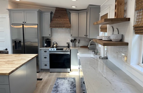 Oneonta House | Fountain View - 2 ponds, recent reno, Farmhouse Chic!