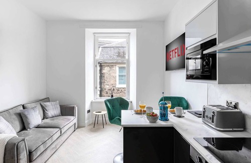 Rothesay Apartment | Fountain View Apartment