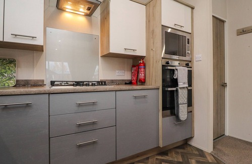 Warton Cottage | FOUNTAIN VIEW, with a garden in Carnforth