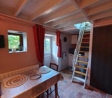 Torce-Viviers- en-Charnie Apartment | Four à pain