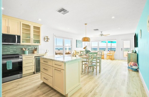 Ilexhurst House | Four Beach Lovers 1 | Your Toes in the Sand Within Seconds
