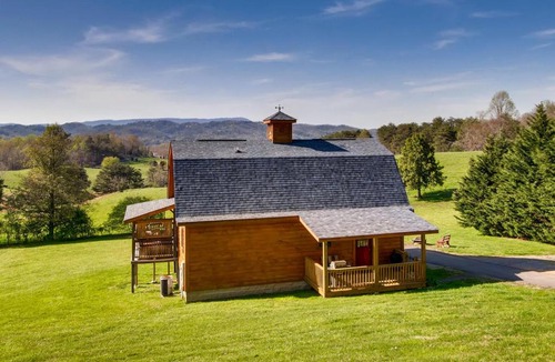 Smoky Mountains House | Four Bears Barn Cabin
