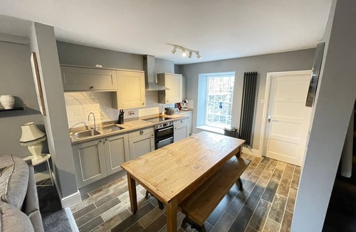 Bala House | Four bedded grade two listed 1800's house on chapel grounds