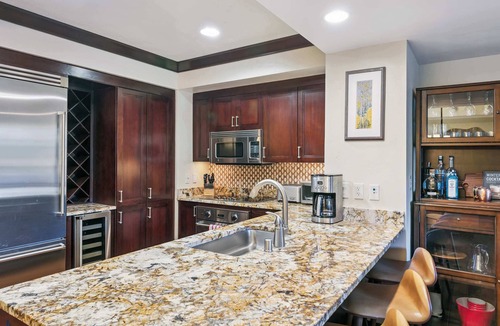 Truckee Condo | Four-Bedroom · 4.5 Bath · Resort View · Sleeps 10