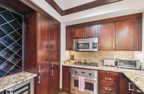 Truckee Condo | Four-Bedroom · 4.5 Bath · Resort View · Sleeps 10