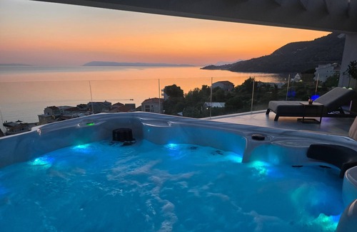 Drasnice Apartment | Four-bedroom apartment with terrace and sea view Drašnice, Makarska (A-21341-b)