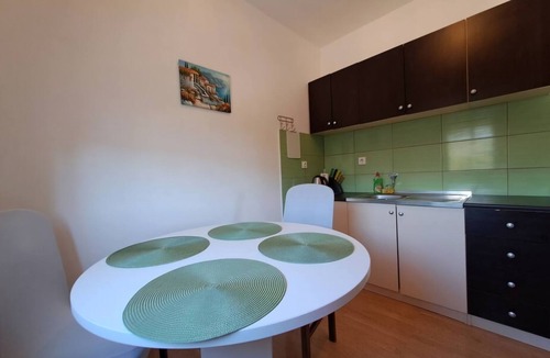 Sucuraj Apartment | Four-bedroom apartment with terrace and sea view Sućuraj, Hvar (A-24563-a)
