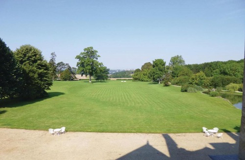 Ocquerre Apartment | Four-Bedroom Apartment in Ocquerre