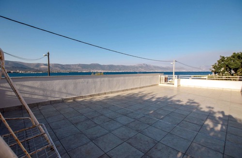 Arbanija Apartment | Four-bedroom apartment near beach Arbanija, Čiovo (A-1122-a)