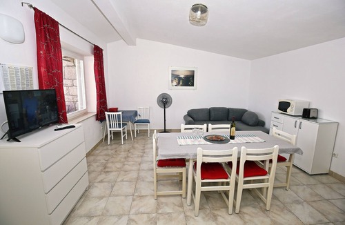 Prizba Apartment | Four-bedroom apartment near beach Prižba, Korčula (A-9255-d)