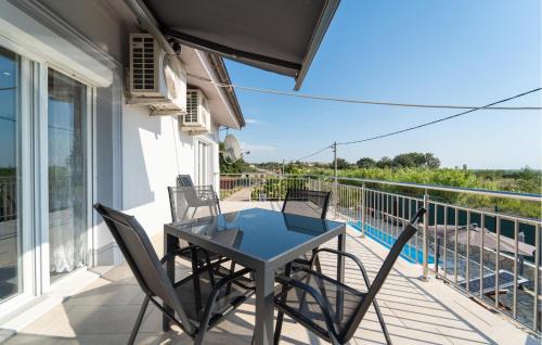 Posedarje House | Four-Bedroom Holiday Home In Islam Latinski