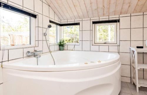 Torup Strand House | Four-Bedroom Holiday home in Fjerritslev 10