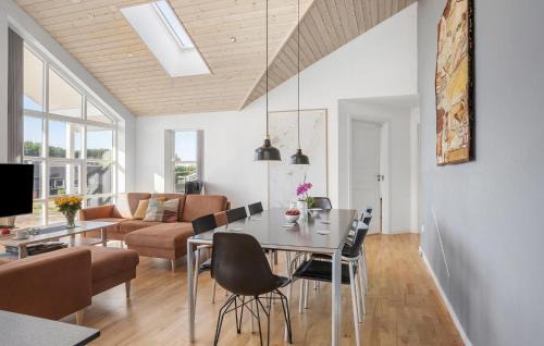Spodsbjerg House | Four-Bedroom Holiday Home In Rudkobing