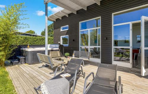 Fynshav House | Four-Bedroom Holiday Home Haderslev With A Room Hot Tub 01