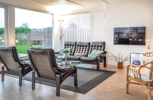 Helnæs By House | Four-Bedroom Holiday Home in Ebberup