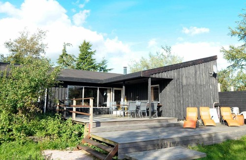 Vikær Strand House | Four-Bedroom Holiday home in Haderslev 5