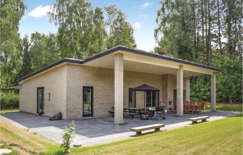 Øksenmølle House | Four-Bedroom Holiday Home In Ebeltoft