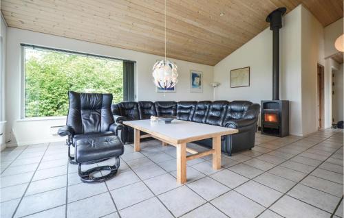 Lyngsbæk Strand House | Four-Bedroom Holiday Home In Ebeltoft