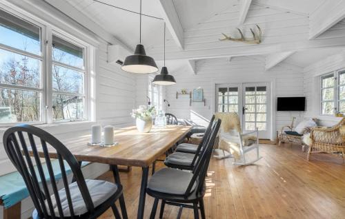 Øer Strand House | Four-Bedroom Holiday Home In Ebeltoft