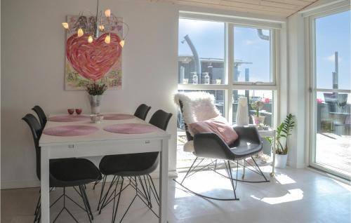 Hjerting House | Four-Bedroom Holiday Home In Esbjerg V