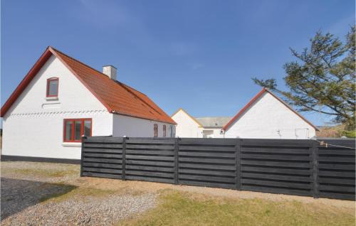 Lild Strand House | Four-Bedroom Holiday Home In Frostrup