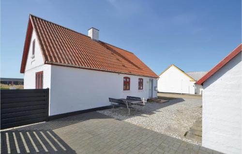 Lild Strand House | Four-Bedroom Holiday Home In Frostrup