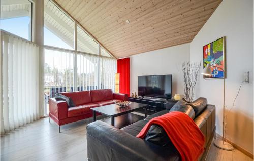 Fjellerup House | Four-Bedroom Holiday Home Glesborg With A Room Hot Tub 07