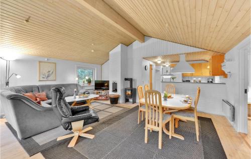 Sønder Nissum House | Four-Bedroom Holiday Home In Ulfborg