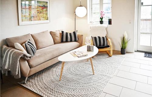 Øhuse House | Four-Bedroom Holiday Home In Ulfborg